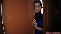 Турист развел красивую арабку за деньги на минет и секс